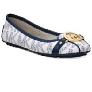 NIB Micheal Kors Fulton Moc white navy PVC  Size 8.5